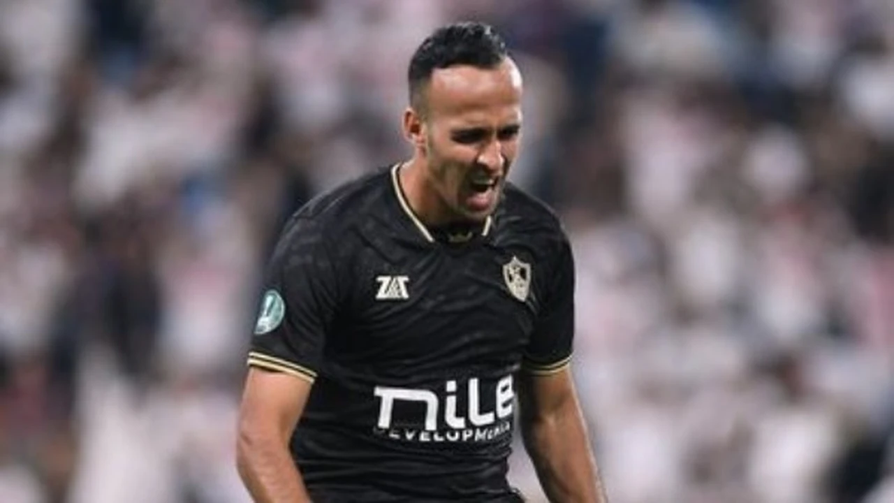 أيمن يونس: ناصر منسي أسطورة.. وبيذكرني بفان باستن